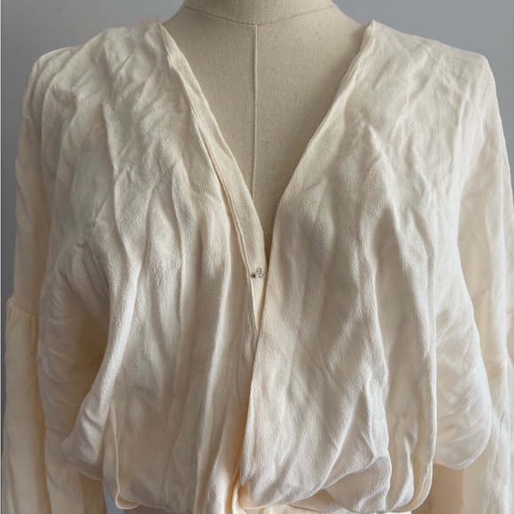 ASTR Tie-Back Shirt – White – Size M – Excellent Used Condition - Picture 2 of 7